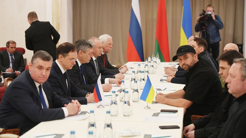 Делегация России прибыла в Брест на переговоры с представителями Киева