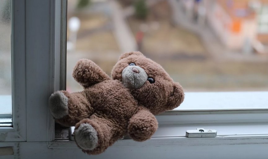 В Быхове двухлетний ребенок выпал из окна: малыша спасти не удалось