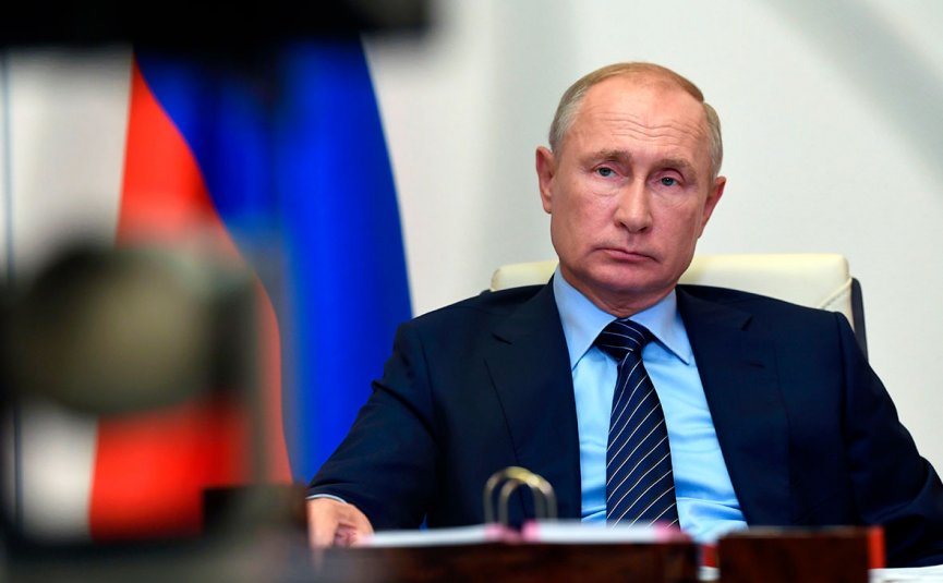 Путин поздравил Лукашенко с успешным проведением референдума по Конституции