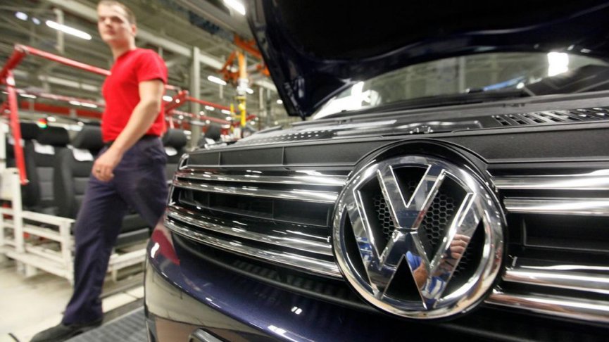 Volkswagen и BMW приостанавливают работу заводов по всей Европе из-за нехватки деталей