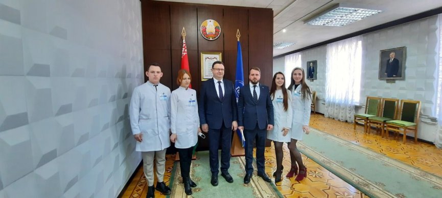 Более 500 выпускников медуниверситета в Гомеле получили путевку на первое место работы - Минздрав