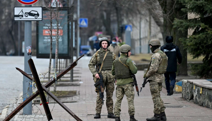 Зеленский на 30 суток продлил военное положение на Украине