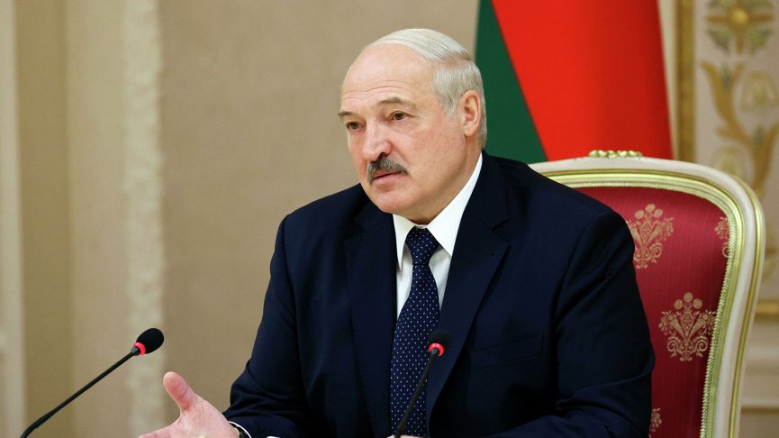 Лукашенко освободил от должностей посла Беларуси в Болгарии и зампредседателя ВАК