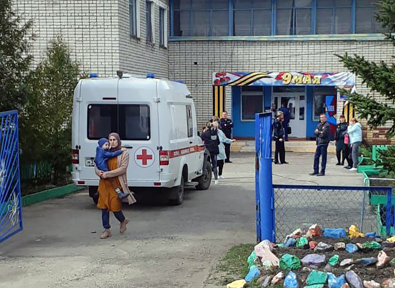 В России мужчина убил в детсаду двоих детей, няню и застрелился