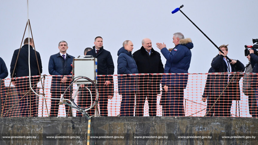 Путин и Лукашенко ознакомились с ходом работ на космодроме Восточный