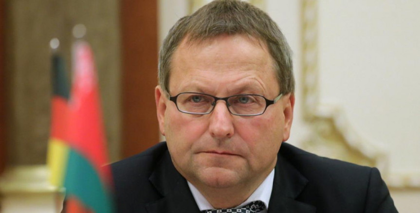 Посол ФРГ в Беларуси извинился за инцидент с заменой госфлага в Бухенвальде