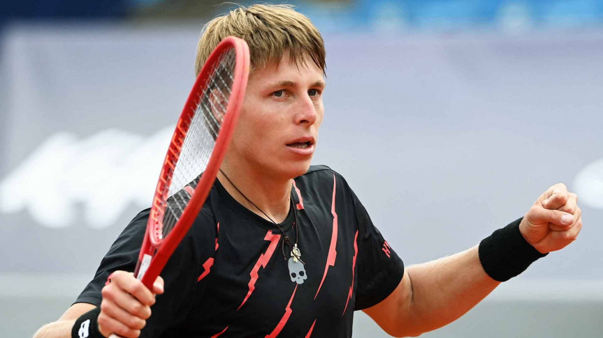 Илья Ивашко вышел в 1/16 финала теннисного турнира ATP в Барселоне