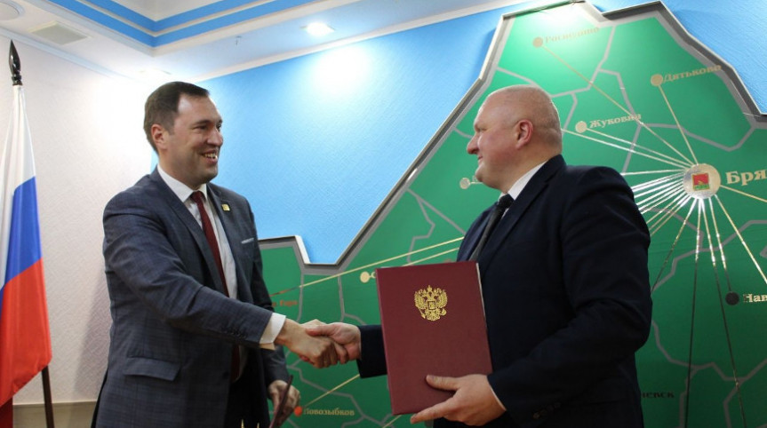 Гомельская и Брянская области подписали договор о сотрудничестве в сфере спорта