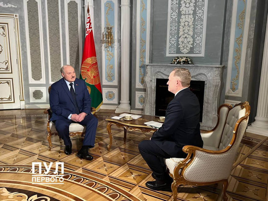 Лукашенко дает интервью Associated Press