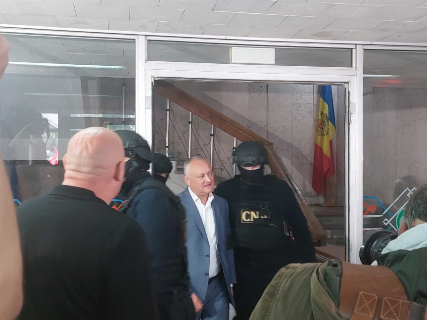 Экс-президента Молдавии Додона поместили под домашний арест
