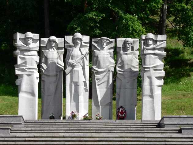 В Вильнюсе решили снести мемориал памяти советским солдатам