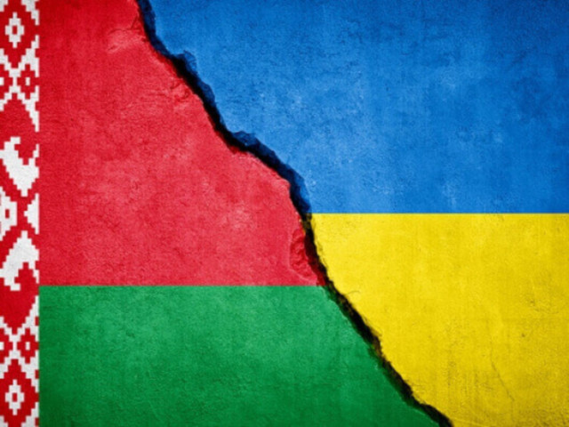 Украинский Канев разорвал побратимство с Кобрином