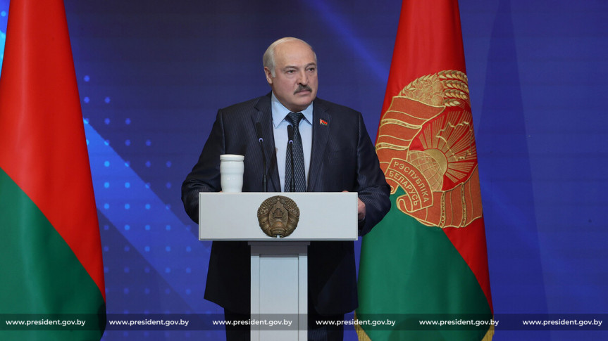 Лукашенко потребовал зачистить общество от «негодяев»: все должны пойти работать
