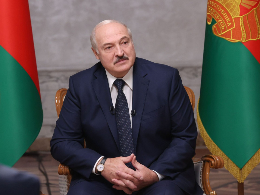 Лукашенко поздравил Путина с Днем России: Россияне стойко преодолеют все испытания