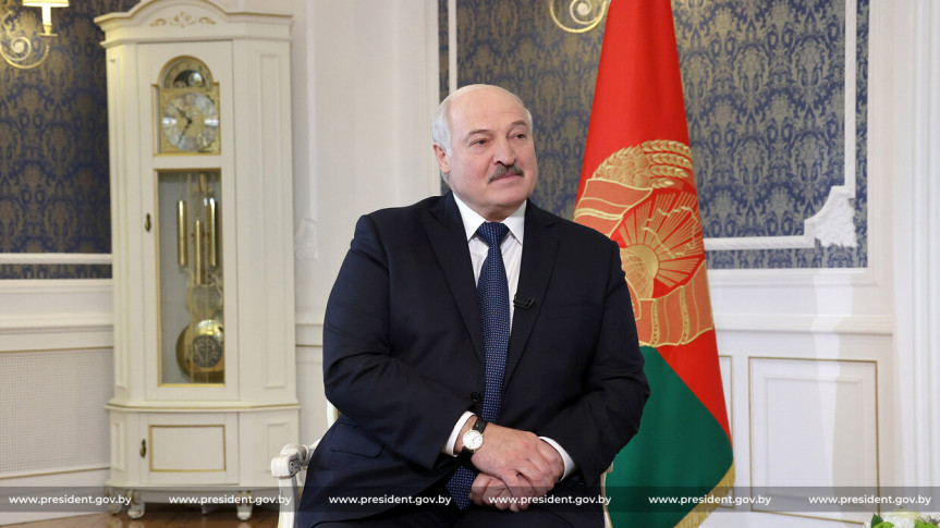Беларусь авторитарна, но в ней нет политзаключенных - Лукашенко