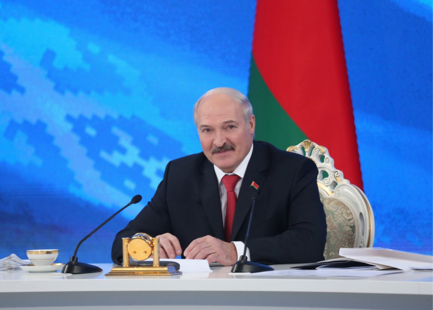 Лукашенко уравнял прибывших в Беларусь украинцев с белорусами