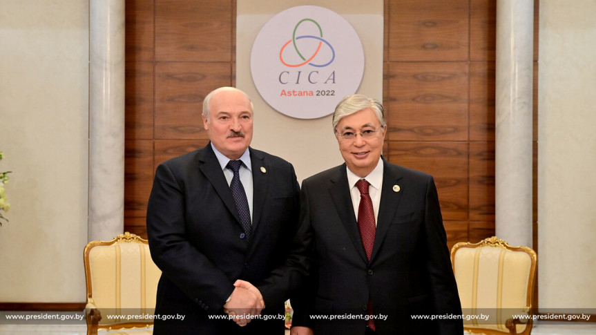 Лукашенко призвал Токаева смелее брать бразды мирового господства