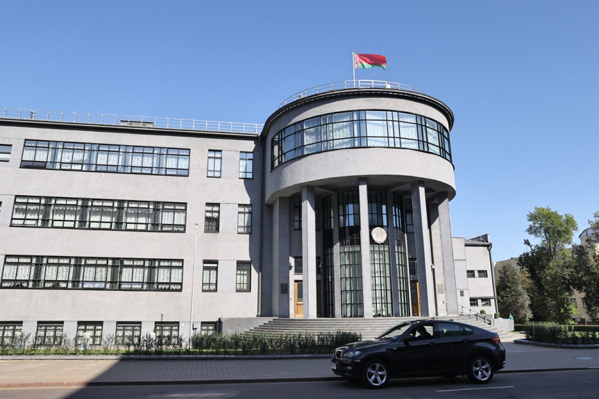 В Беларуси будут лишать парламентариев статуса за иное гражданство или вид на жительство