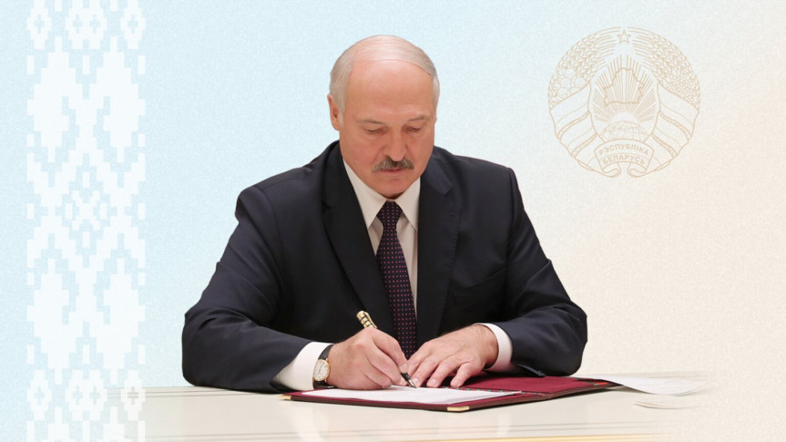 В Беларуси полномочия депутатов прекратят при наличии иностранного гражданства