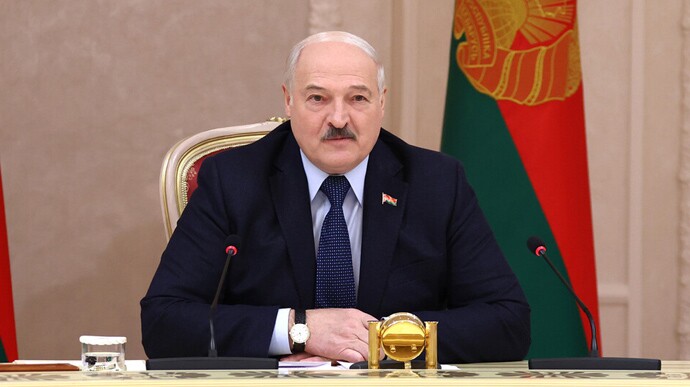 Лукашенко подписал закон о возможности утраты гражданства экстремистами